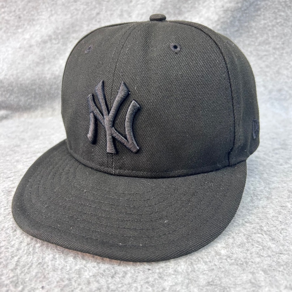NY Yankees Mens Black New Era Hat 59FIFTY Fitted Tonal Logo Cap 7 1/8